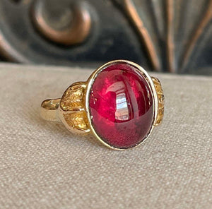 Victorian Large Gold Cabochon Garnet Ring