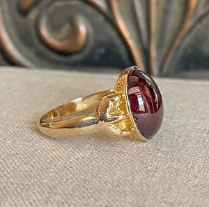 Victorian Large Gold Cabochon Garnet Ring