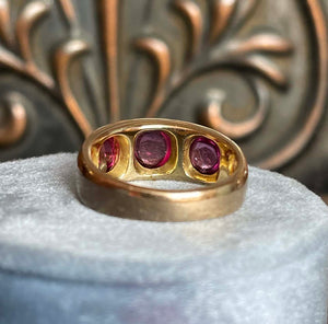 Stunning Victorian 3 Stone Garnet Ring 18k Gold