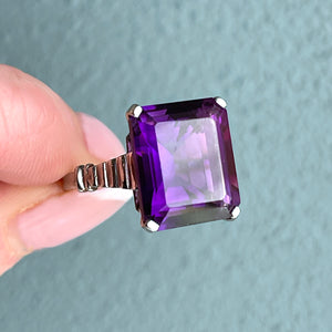 Vintage Art Deco Platinum Amethyst Ring