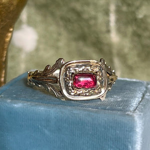 Georgian 15k Gold Sugarloaf Garnet Ring, c. 1820