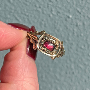 Georgian 15k Gold Sugarloaf Garnet Ring, c. 1820