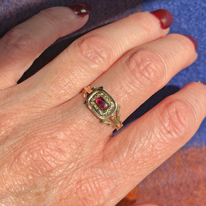 Georgian 15k Gold Sugarloaf Garnet Ring, c. 1820