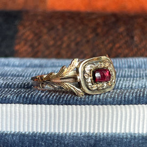 Georgian 15k Gold Sugarloaf Garnet Ring, c. 1820