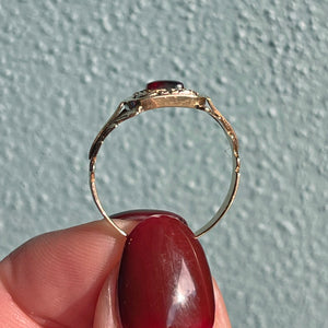 Georgian 15k Gold Sugarloaf Garnet Ring, c. 1820