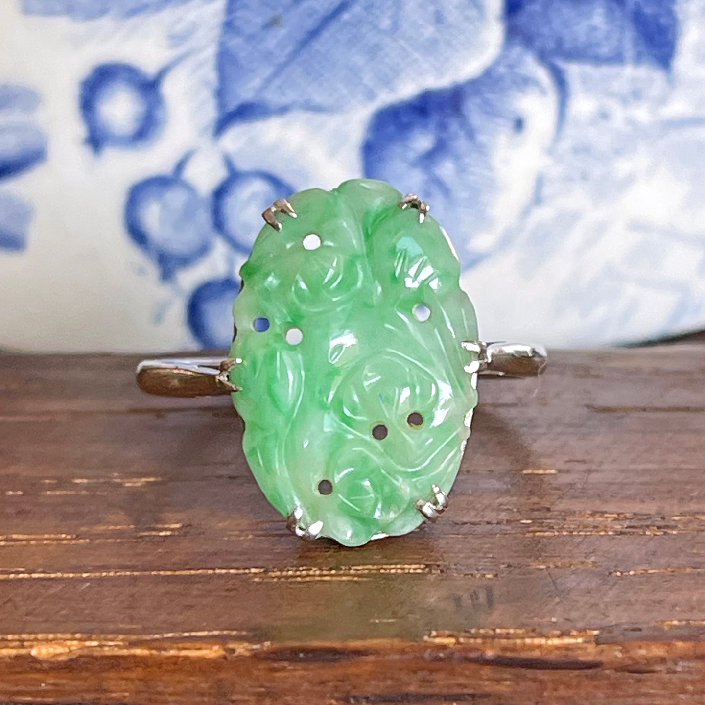 Art Deco Jade Floral Carved Ring in 9k White Gold, English, Size 8.5