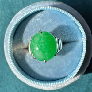 Retro Deco 18K White Gold Jadeite Solitaire Ring, c. 1930–1950