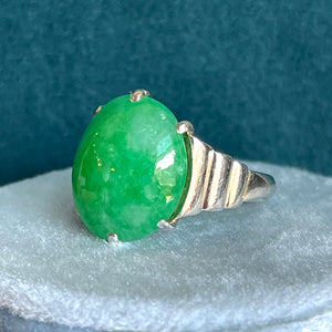 Retro Deco 18K White Gold Jadeite Solitaire Ring, c. 1930–1950