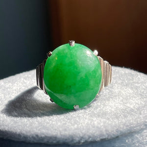 Retro Deco 18K White Gold Jadeite Solitaire Ring, c. 1930–1950